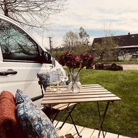 Stellplatz Fuer Wohnmobile Wohnwagen Zelte Am Hofteich *